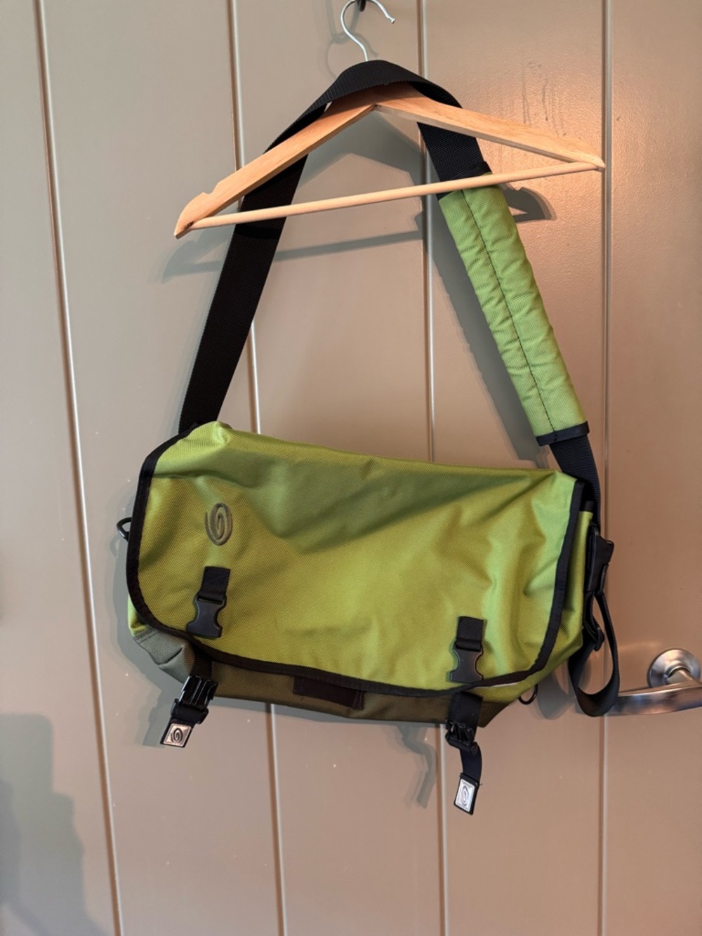 Timbuk2 Olive Green Meidum Messenger Bag